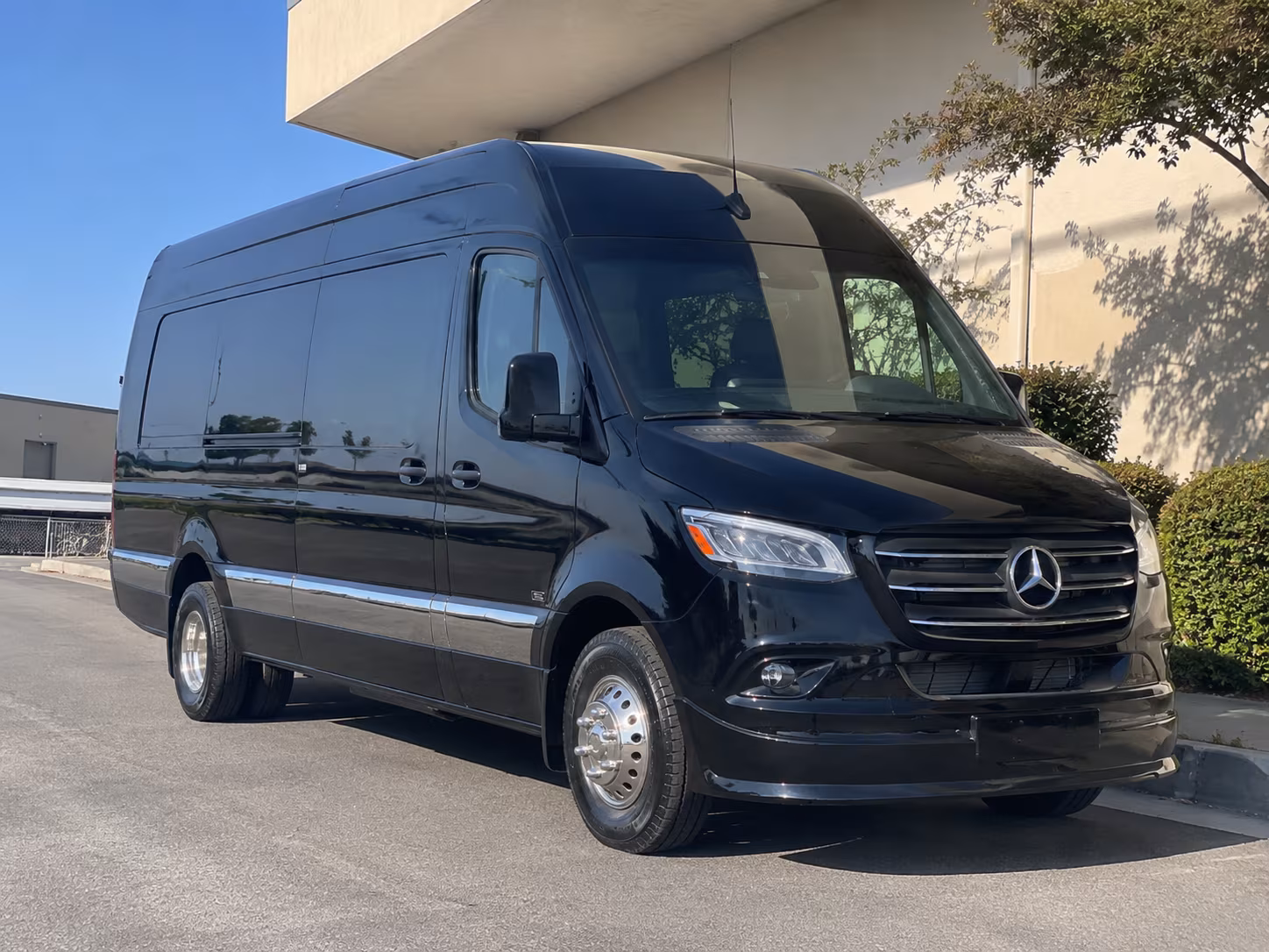 manchester 8 passenger sprinter van